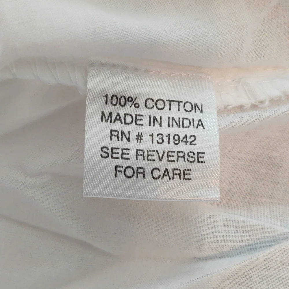 Chic Connections White and Navy 2X Embroidered Women's Top - Picture 5 of 6